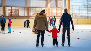 Gratis Eislaufen in Eisenstadt lockt viele kleine und große Gäste.