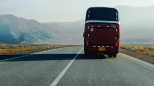 Obwohl die Straßen auf Island oft mangels großem Verkehrsaufkommen freie Fahrt versprechen, mit ...