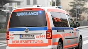 Die Frau wies massive Verletzungen auf, sie wurde in den Schockraum eines Spitals eingeliefert ...