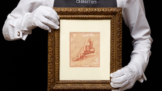 Wer die winzige Zeichnung in roter Kreide des italienischen Renaissancemalers nun sein Eigen ...
