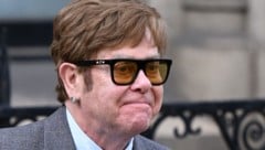 Elton John erhob schwere Vorwürfe gegen britische Boulevardmedien.