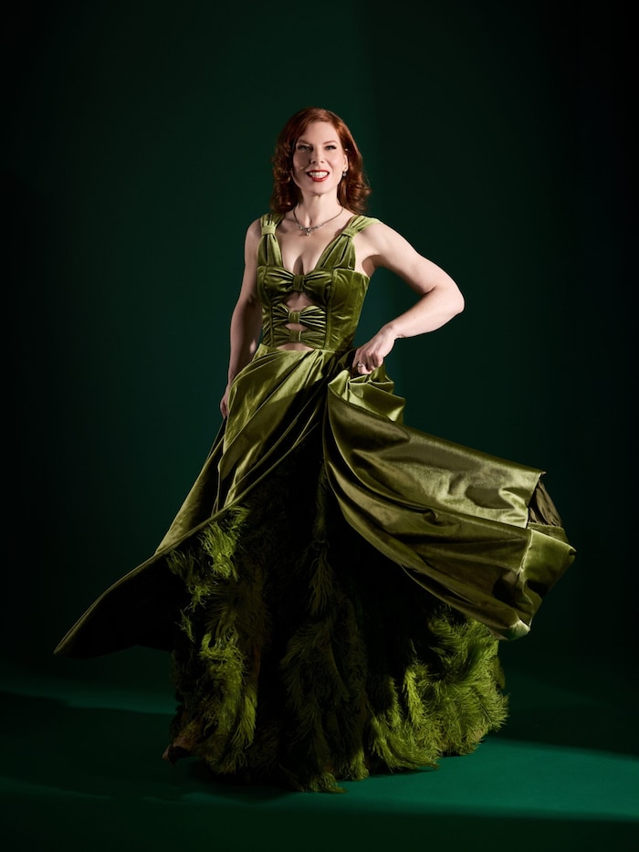 Eva Poleschinski setzte für Moderatorin Teresa Vogl auf ein grünes Kleid à la Elphaba – mutig ...