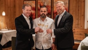 Prost! Johannes Mitterer, Edip Sigl und Nikolai Bloyd (von links).