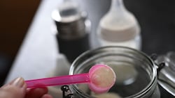 Am Donnerstag hat Danone mehr als 90 Chargen Babypulver zurückgerufen. Nun werden weitere Proben ...