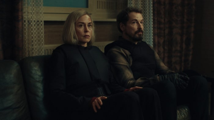 Die Ex-Spione Meret (Wolff) und Simon (Kramer) werden von ihrer Vergangenheit eingeholt.