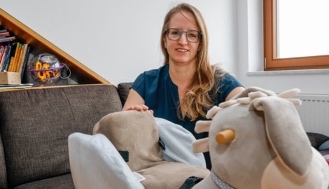Verena Ausweger ist Mutter: Sie braucht ihren Job, den sie ohne Tagesmutter aber nicht mehr ...