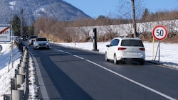 Die Siedlung ist zu Ende, trotzdem gilt hier ein Limit von 50 km/h – samt Radar