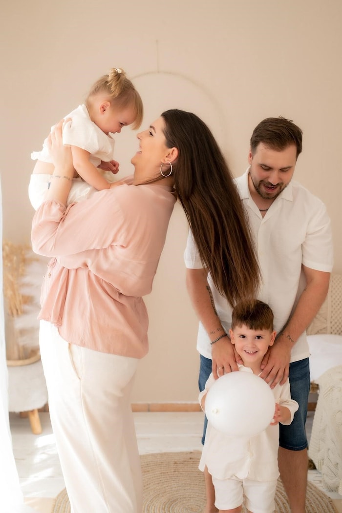 Denise Hagn (mit Mann Matthias) ist betroffene Tagesmutter und zudem schwanger. Ihre Zukunft ...