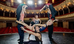 Das Ballett-Ensemble nimmt eine zentrale Rolle in dem Stück ein.