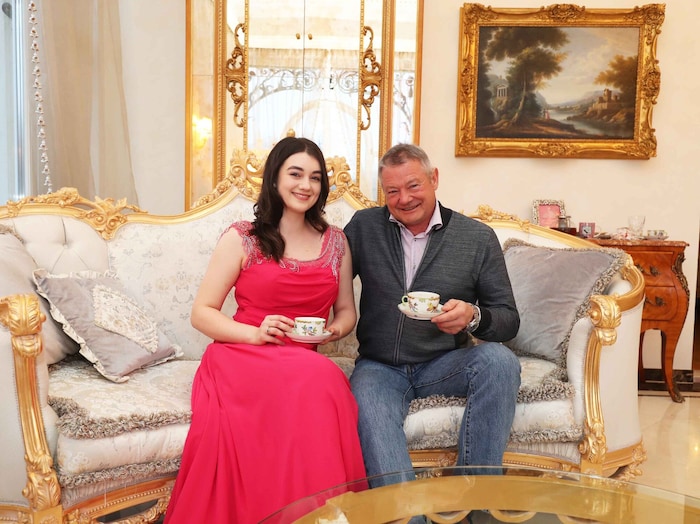 Mit ihrem Vater Anton Wink. Er verkaufte sein Unternehmen vor 20 Jahren an den „Agrana“-Konzern.