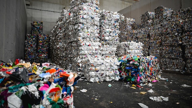 In Enns können jährlich 100.000 Tonnen Abfall sortiert werden.