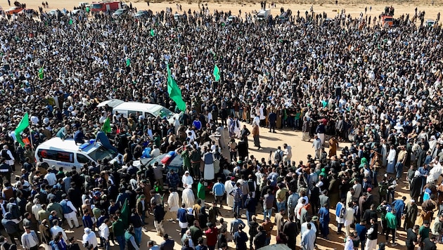 Hunderte Menschen waren zur Beerdigung von Seif al-Islam Gaddafi erschienen.
