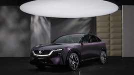 Anfang 2026 hat Mazda den neuen CX-6e vorgestellt, der zu Preisen ab unter 50.000 Euro im Sommer ...