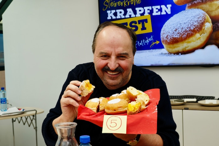 Johann Lafer: Der sympathische Starkoch, der bodenständig geblieben ist, machte steile Karriere, ...