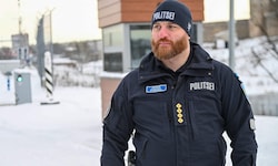 Russlands Krieg gegen die Ukraine wird in dem baltischen Land als direkte Gefahr für seine ...