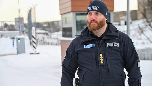 Russlands Krieg gegen die Ukraine wird in dem baltischen Land als direkte Gefahr für seine ...