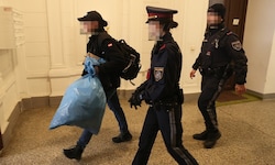 Während das Opfer weiterhin in Lebensgefahr schwebt, arbeitet das Landeskriminalamt Wien auf ...