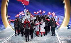 Die Snowboarder Anna Gasser und Benjamin Karl mit einer besonderen Einlage bei der Eröffnung der ...