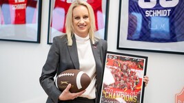 Sport-Staatssekretärin ist mit dem Eierlaberl bestens vertraut. In ihrem Büro hat sie auch ein ...