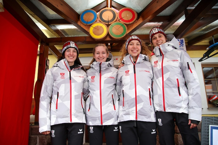 Lisa Hirner, Julia Mühlbacher, Meghann Wadsak und Lisa Eder (von li. nach re.)