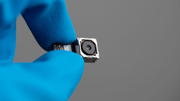 Spionagekameras sind nur schwer zu entdecken, wenn man nicht gezielt nach ihnen sucht. ...