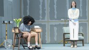 Otiti Engelhardt (li.) und Sarah Sophia Meyer in „Wir töten Stella“ in Graz.