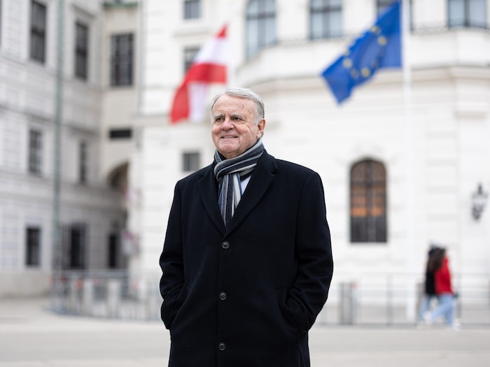 Luft schnuppern vor der Hofburg: „Je näher die Wahl rückt, umso besser kann ich mir vorstellen, ...