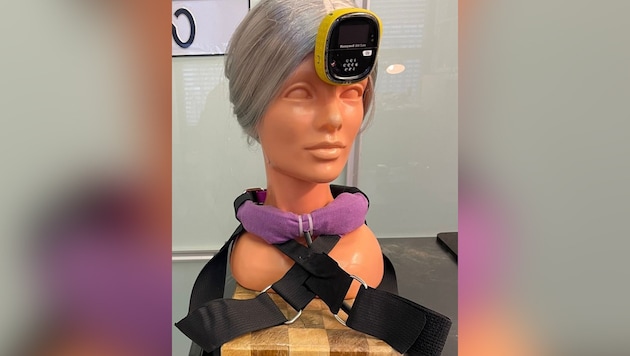 So sieht das Suizid-Halsband mit dem Namen „Exit Kairos“ aus – eine Testperson hat sich dafür ...