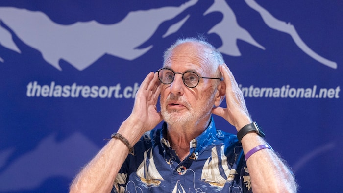 Philip Nitschke hat das Suizid-Halsband erfunden.