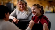 Lara kann nicht sprechen, nicht gehen – aber sie kann sich ganz klar ausdrücken: mit ihrer ...