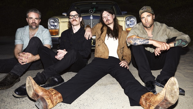 Casper Starreveld (Gitarre), Jan Haker (Bass), Jason Dowd (Leadsänger) und Nils Vandenberg ...