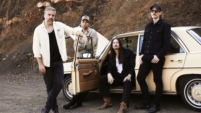 Nach sieben Jahren kehren Kensington mit neuem Leadsänger Jason Dowd (zweiter von rechts) zurück ...