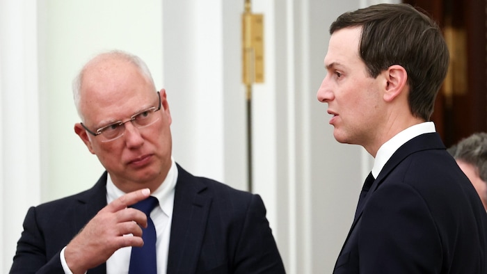 Kirill Dmitriew mit Trumps Schwiegersohn Jared Kushner bei einem Treffen im Jänner im Kreml