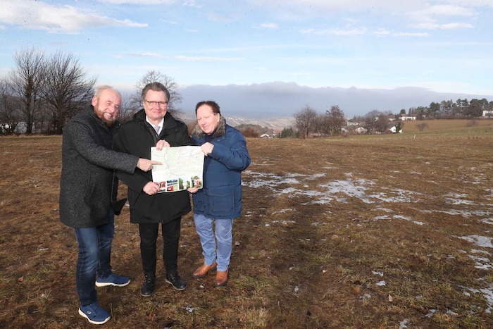 Die Bürgermeister Knaak und Weghofer sowie der Geologe Weixelberger wollen das Projekt noch ...
