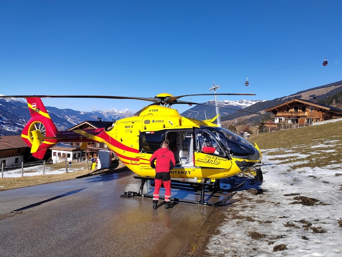 Mit dem Notarzthubschrauber wurde der Verletzte in die Klinik geflogen.
