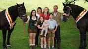 Über die Auszeichnungen der Noriker-Pferde freut sich die ganze Familie.  