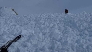 Der Mann löste die Lawine selbst aus. 