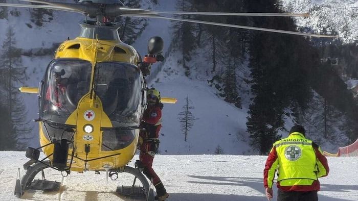 Zwei Helikopter waren im Einsatz.
