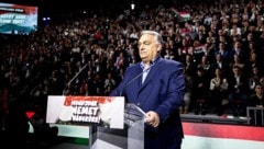 Ungarns Regierungschef Viktor Orbán warnt vor einem Sieg der Opposition bei der Parlamentswahl ...