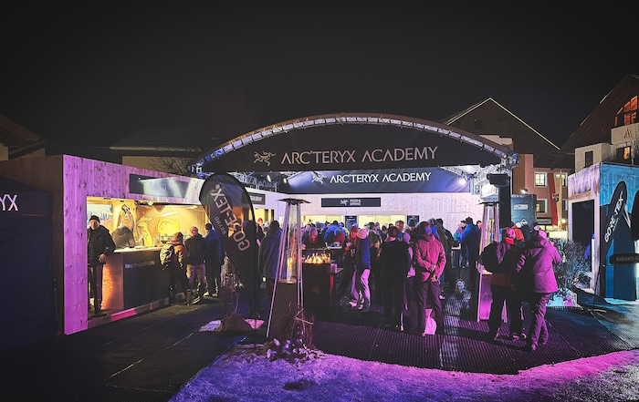 Abends feiert die Freeride-Community mitten in St. Anton.