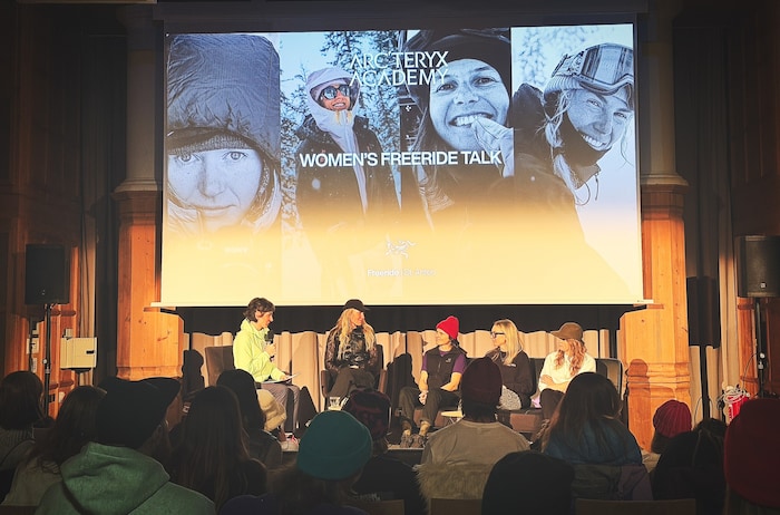 Oder man besucht die Filmnacht oder lauscht den Profis auf der Bühne zu.