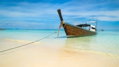 Phuket ist die größte Insel des südostasiatischen Königreichs und eines der beliebtesten ...