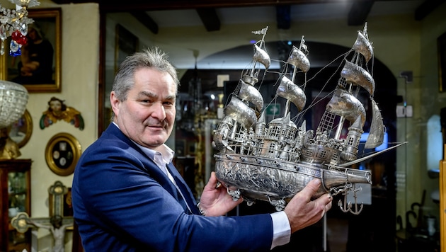 Trotz beinahe „kindlicher“ Übermalung erkannte Josef Renz den durch eine Farbschicht überdeckten ...