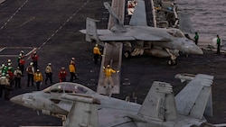 US-Flugzeuge auf dem Träger „USS Abraham Lincoln“
