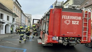 Zwei Feuerwehren rückten mit schwerem Atemschutz an.