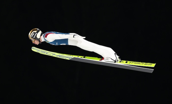 Im ersten Trainingsprung war Stefan Kraft der Beste auf der Normalschanze.