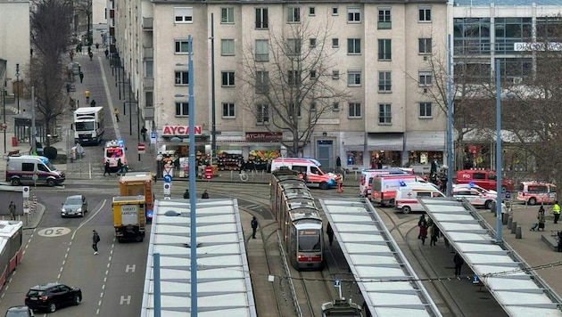 Insgesamt musste die Berufsfeuerwehr mit 30 Mann ausrücken.