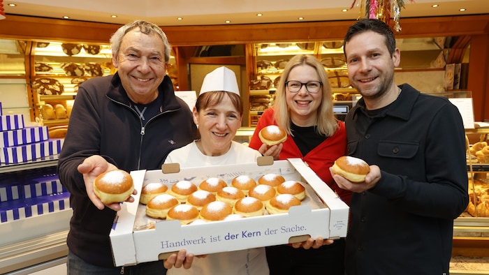 Seniorchef Julius, Dora Götsch, Karin und Julius Kern (von links).