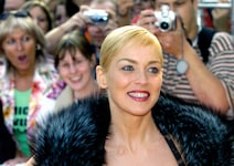 Sharon Stone verbreitet Hollywood-Glamour am Wiener Opernball. 