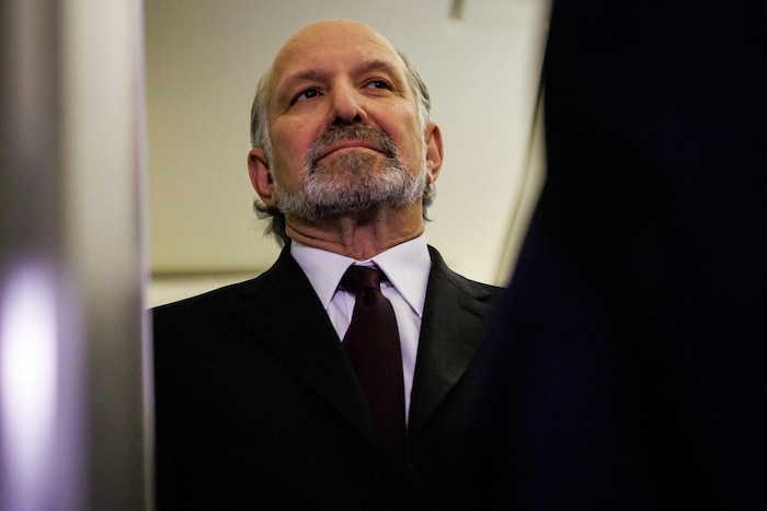 US-Minister Howard Lutnick wurde mit Rücktrittsforderungen konfrontiert.